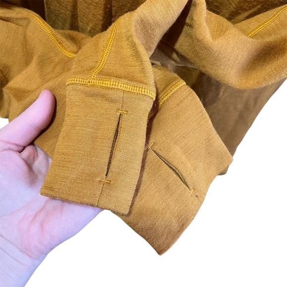 Backcountry Men's 1/2 Zip-Up Merino Wool Base LayerSweater in Mustard XL - Picture 4 of 11